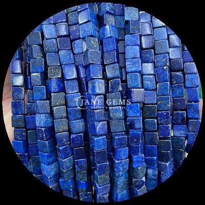 घन चौकोर आकार हाउलाइट लैपिस लाज़ुली DIY आभूषण बनाने के लिए ढीले मोती स्ट्रैंड्स